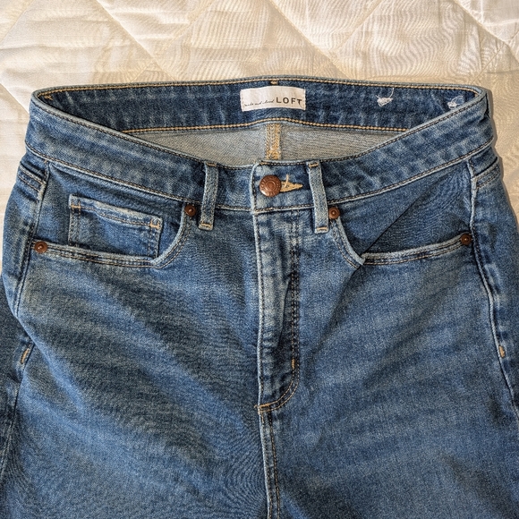 Loft Curvy Slim Flare Jeans Size 2 runs bigger up to size 6 - Picture 4 of 5
